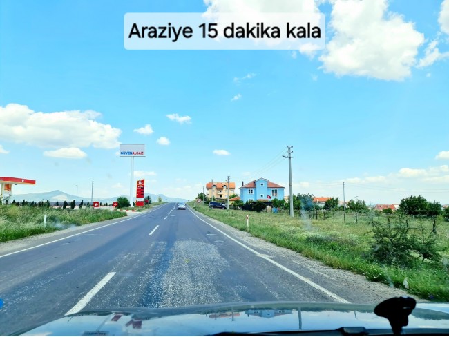 Uşak Karahallı Külköy'de Organize Sanayiye ve Köye Yakın, Köy ve Doğa Manzaralı 6.650 m2 Yatırımlık Kupon Bağ Bahçe. İlan Açıklamasını Okuyarak İletişime Geçiniz Lütfen.