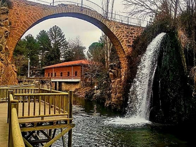 Uşak Karahallı Külköy'de Organize Sanayiye ve Köye Yakın, Köy ve Doğa Manzaralı 6.650 m2 Yatırımlık Kupon Bağ Bahçe. İlan Açıklamasını Okuyarak İletişime Geçiniz Lütfen.