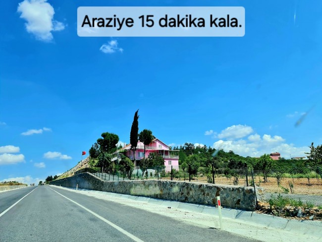 Uşak Karahallı Külköy'de Organize Sanayiye ve Köye Yakın, Köy ve Doğa Manzaralı 6.650 m2 Yatırımlık Kupon Bağ Bahçe. İlan Açıklamasını Okuyarak İletişime Geçiniz Lütfen.
