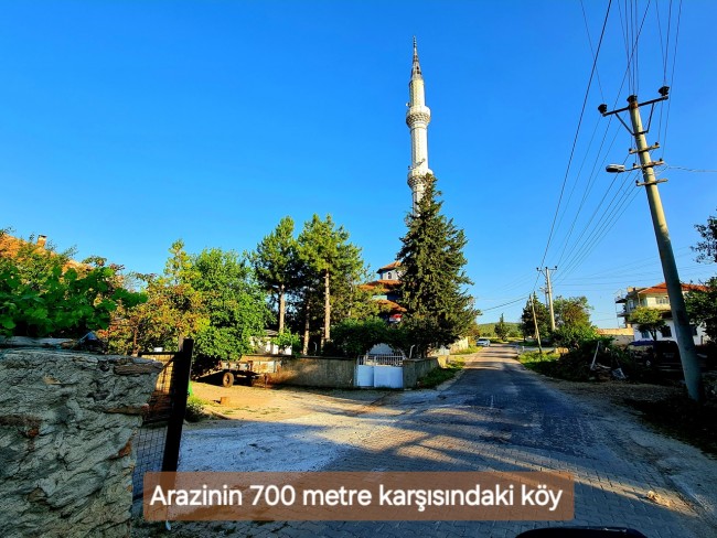 Uşak Karahallı Külköy'de Organize Sanayiye ve Köye Yakın, Köy ve Doğa Manzaralı 6.650 m2 Yatırımlık Kupon Bağ Bahçe. İlan Açıklamasını Okuyarak İletişime Geçiniz Lütfen.
