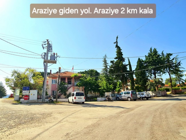 Uşak Karahallı Külköy'de Organize Sanayiye ve Köye Yakın, Köy ve Doğa Manzaralı 6.650 m2 Yatırımlık Kupon Bağ Bahçe. İlan Açıklamasını Okuyarak İletişime Geçiniz Lütfen.