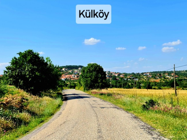 Uşak Karahallı Külköy'de Organize Sanayiye ve Köye Yakın, Köy ve Doğa Manzaralı 6.650 m2 Yatırımlık Kupon Bağ Bahçe. İlan Açıklamasını Okuyarak İletişime Geçiniz Lütfen.