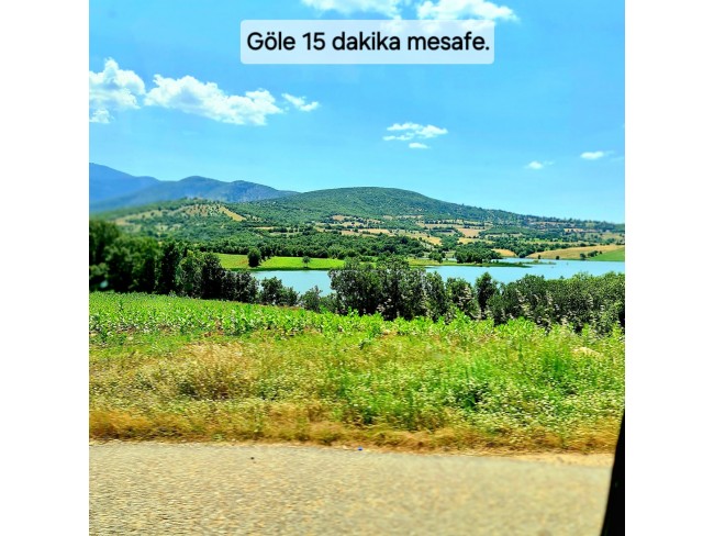 Uşak Karahallı Külköy'de Organize Sanayiye ve Köye Yakın, Köy ve Doğa Manzaralı 6.650 m2 Yatırımlık Kupon Bağ Bahçe. İlan Açıklamasını Okuyarak İletişime Geçiniz Lütfen.
