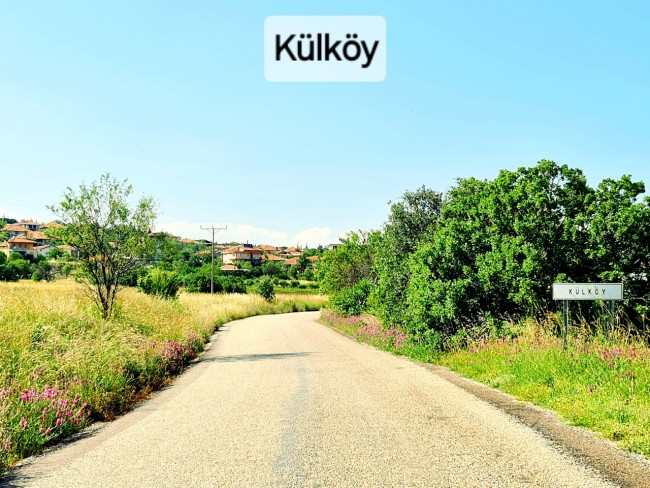 Uşak Karahallı Külköy'de Organize Sanayiye ve Köye Yakın, Köy ve Doğa Manzaralı 6.650 m2 Yatırımlık Kupon Bağ Bahçe. İlan Açıklamasını Okuyarak İletişime Geçiniz Lütfen.