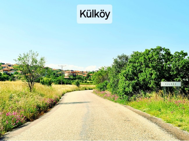 Uşak Karahallı Külköy'de Organize Sanayiye ve Köye Yakın, Köy ve Doğa Manzaralı 6.650 m2 Yatırımlık Kupon Bağ Bahçe. İlan Açıklamasını Okuyarak İletişime Geçiniz Lütfen.