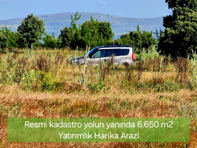 Uşak Karahallı Külköy'de Organize Sanayiye ve Köye Yakın, Köy ve Doğa Manzaralı 6.650 m2 Yatırımlık Kupon Bağ Bahçe. İlan Açıklamasını Okuyarak İletişime Geçiniz Lütfen.
