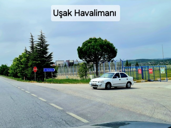 Uşak Karahallı Külköy'de Organize Sanayiye ve Köye Yakın, Köy ve Doğa Manzaralı 6.650 m2 Yatırımlık Kupon Bağ Bahçe. İlan Açıklamasını Okuyarak İletişime Geçiniz Lütfen.
