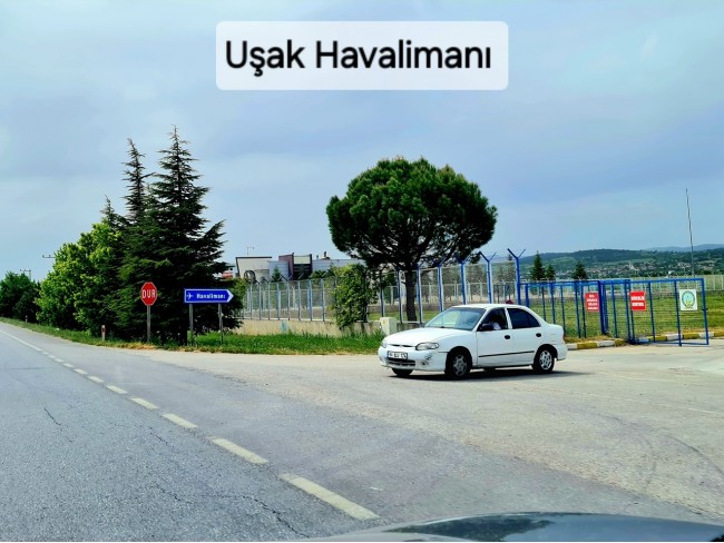 Uşak Karahallı Külköy'de Organize Sanayiye ve Köye Yakın, Köy ve Doğa Manzaralı 6.650 m2 Yatırımlık Kupon Bağ Bahçe. İlan Açıklamasını Okuyarak İletişime Geçiniz Lütfen.