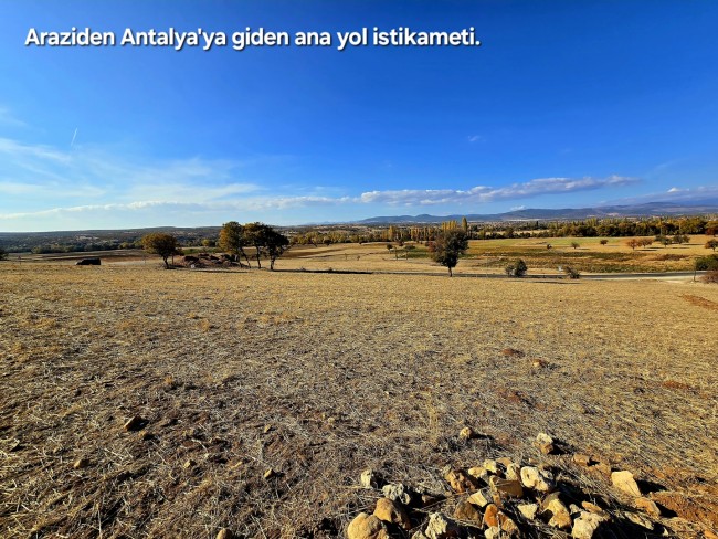 Uşak Banaz Merkeze Çok Yakın Ana Yol Üstünde 3.739 m2 Yatırımlık Arazi. Açıklamayı Okuyarak Arayınız