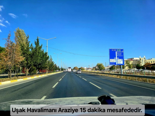 Uşak Banaz Merkeze Çok Yakın Ana Yol Üstünde 3.739 m2 Yatırımlık Arazi. Açıklamayı Okuyarak Arayınız