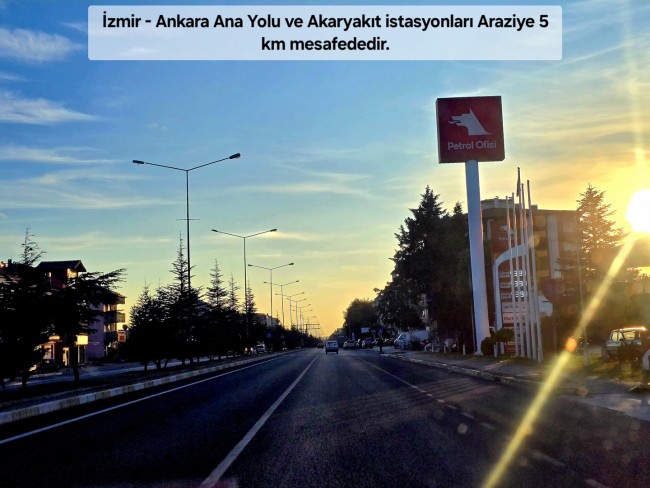 Uşak Banaz Merkeze Çok Yakın Ana Yol Üstünde 3.739 m2 Yatırımlık Arazi. Açıklamayı Okuyarak Arayınız