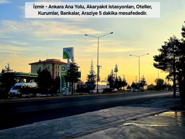 Uşak Banaz Merkeze Çok Yakın Ana Yol Üstünde 3.739 m2 Yatırımlık Arazi. Açıklamayı Okuyarak Arayınız