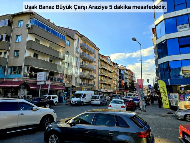 Uşak Banaz Merkeze Çok Yakın Ana Yol Üstünde 3.739 m2 Yatırımlık Arazi. Açıklamayı Okuyarak Arayınız