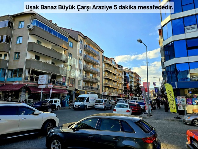 Uşak Banaz Merkeze Çok Yakın Ana Yol Üstünde 3.739 m2 Yatırımlık Arazi. Açıklamayı Okuyarak Arayınız
