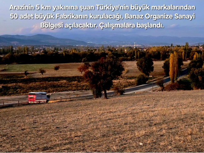 Uşak Banaz Merkeze Çok Yakın Ana Yol Üstünde 3.739 m2 Yatırımlık Arazi. Açıklamayı Okuyarak Arayınız