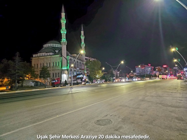Uşak Banaz Merkeze Çok Yakın Ana Yol Üstünde 3.739 m2 Yatırımlık Arazi. Açıklamayı Okuyarak Arayınız