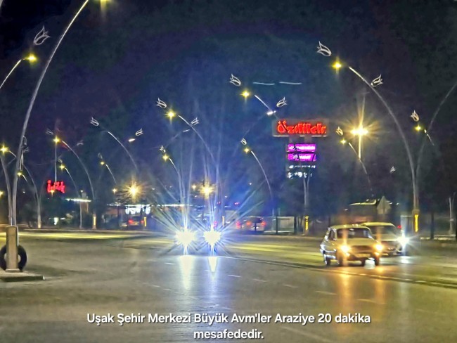 Uşak Banaz Merkeze Çok Yakın Ana Yol Üstünde 3.739 m2 Yatırımlık Arazi. Açıklamayı Okuyarak Arayınız