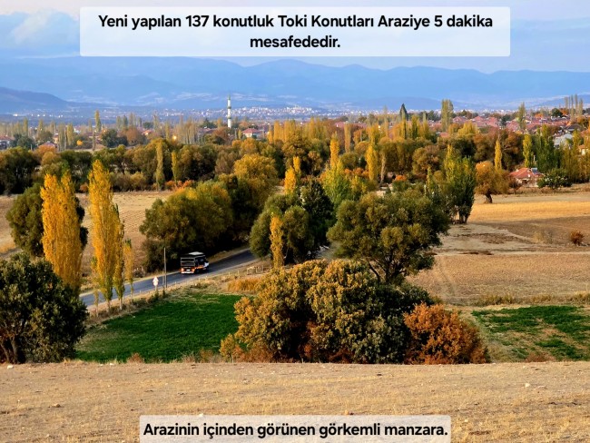 Uşak Banaz Merkeze Çok Yakın Ana Yol Üstünde 3.739 m2 Yatırımlık Arazi. Açıklamayı Okuyarak Arayınız