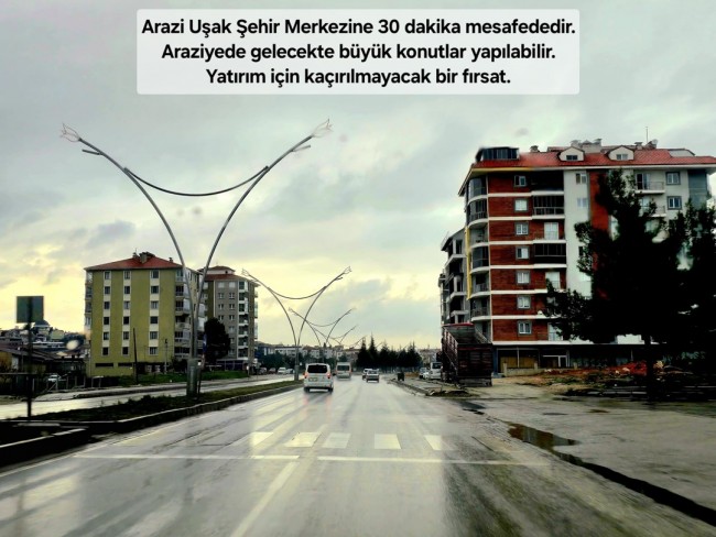 Uşak Karahallı Kavaklı'da 4.505 m2 Köy Girişi Arsa ve Bağ. Açıklamayı Okuyarak Arayınız