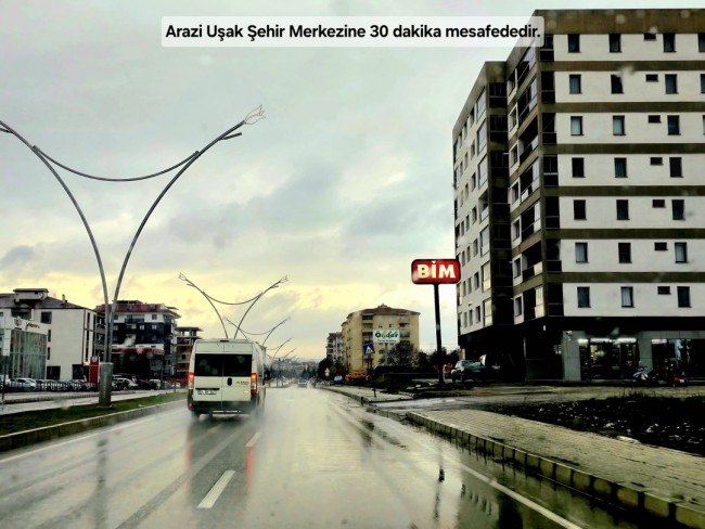 Uşak Karahallı Kavaklı'da 4.505 m2 Köy Girişi Arsa ve Bağ. Açıklamayı Okuyarak Arayınız