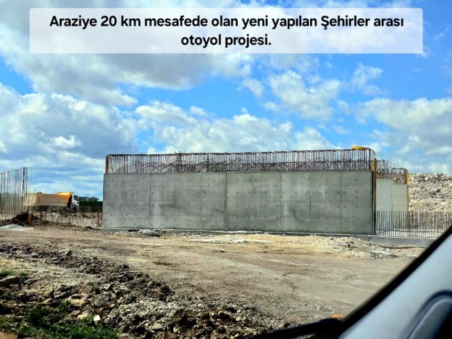 Uşak Karahallı Kavaklı'da 4.505 m2 Köy Girişi Arsa ve Bağ. Açıklamayı Okuyarak Arayınız