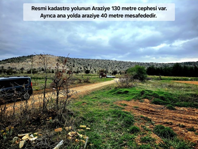 Uşak Karahallı Kavaklı'da 4.505 m2 Köy Girişi Arsa ve Bağ. Açıklamayı Okuyarak Arayınız