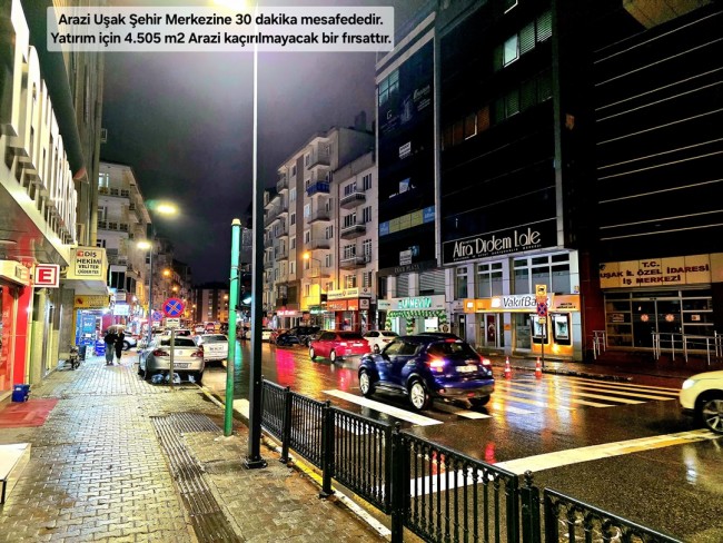 Uşak Karahallı Kavaklı'da 4.505 m2 Köy Girişi Arsa ve Bağ. Açıklamayı Okuyarak Arayınız