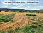Uşak Karahallı Kavaklı'da 4.505 m2 Köy Girişi Arsa ve Bağ. Açıklamayı Okuyarak Arayınız