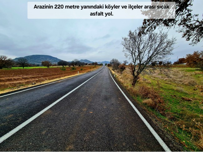 Uşak Ulubey Kışla'da Köy Doğa Yol Manzaralı, İmara Yakın 4.855 m2 Arazi. Açıklamayı Okuyunuz
