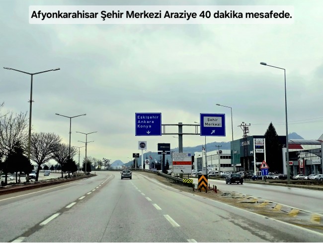 Afyonkarahisar Hocalar Akçadere Köydibinde 1.944 m2 Tarla. Açıklamayı Okuyunuz