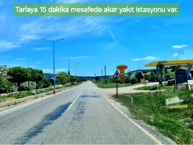 Afyonkarahisar Hocalar Akçadere Köydibinde 1.944 m2 Tarla. Açıklamayı Okuyunuz