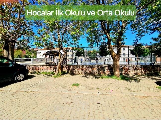 Afyonkarahisar Hocalar Akçadere Köydibinde 1.944 m2 Tarla. Açıklamayı Okuyunuz