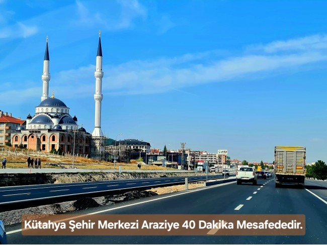 Kütahya Emet Aydıncık'da Köy ve Doğa Manzaralı 3.347 m2 Yatırımlık Tarla. İlan Açıklamasını Okuyunuz