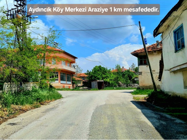 Kütahya Emet Aydıncık'da Köy ve Doğa Manzaralı 3.347 m2 Yatırımlık Tarla. İlan Açıklamasını Okuyunuz
