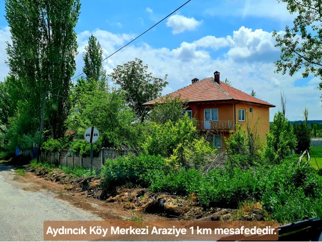 Kütahya Emet Aydıncık'da Köy ve Doğa Manzaralı 3.347 m2 Yatırımlık Tarla. İlan Açıklamasını Okuyunuz