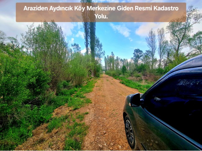Kütahya Emet Aydıncık'da Köy ve Doğa Manzaralı 3.347 m2 Yatırımlık Tarla. İlan Açıklamasını Okuyunuz