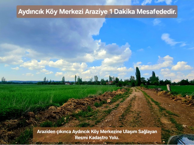 Kütahya Emet Aydıncık'da Köy ve Doğa Manzaralı 3.347 m2 Yatırımlık Tarla. İlan Açıklamasını Okuyunuz