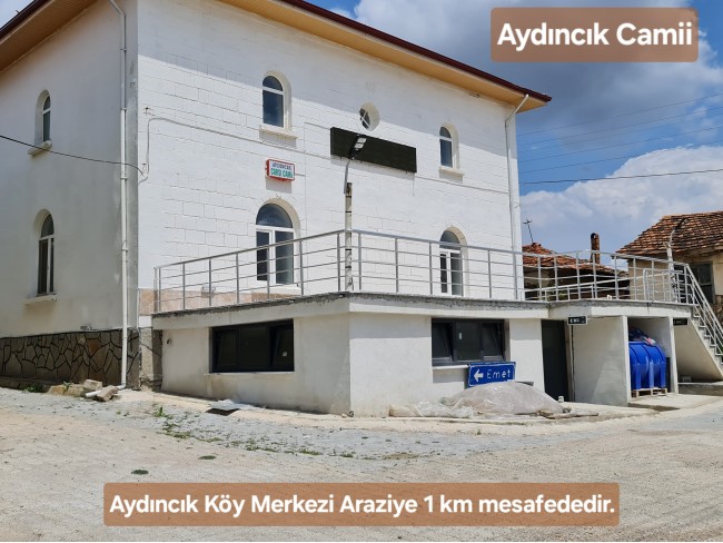 Kütahya Emet Aydıncık'da Köy ve Doğa Manzaralı 3.347 m2 Yatırımlık Tarla. İlan Açıklamasını Okuyunuz