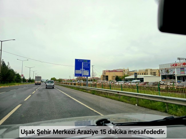 Uşak Banaz Kızılhisar'da Köy ve Doğa Manzaralı 1.000 m2 Çok Güzel Bahçe. Açıklamayı Okuyunuz