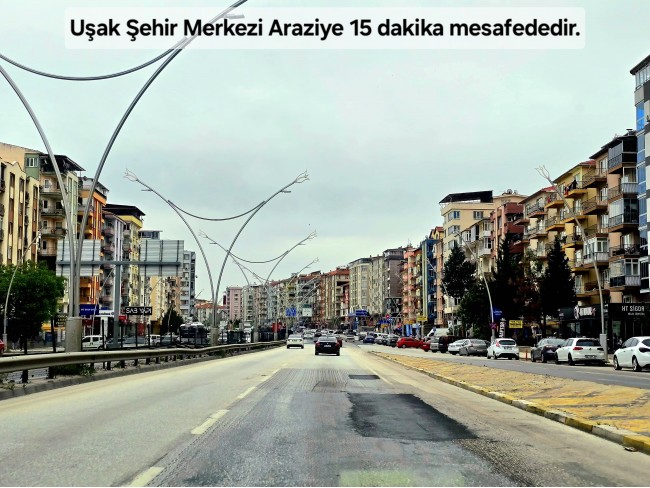 Uşak Banaz Kızılhisar'da Köy ve Doğa Manzaralı 1.000 m2 Çok Güzel Bahçe. Açıklamayı Okuyunuz