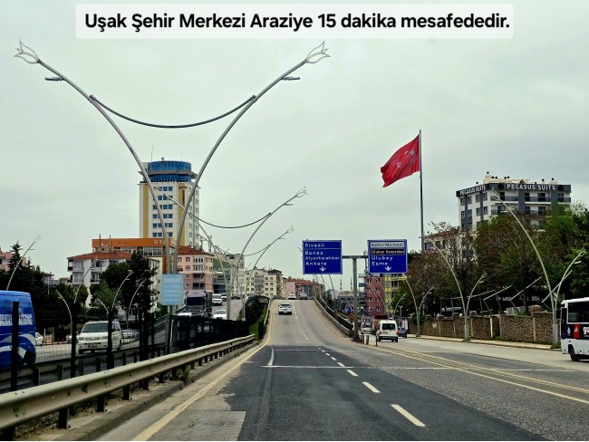 Uşak Banaz Kızılhisar'da Köy ve Doğa Manzaralı 1.000 m2 Çok Güzel Bahçe. Açıklamayı Okuyunuz