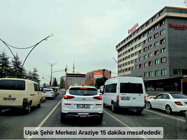 Uşak Banaz Kızılhisar'da Köy ve Doğa Manzaralı 1.000 m2 Çok Güzel Bahçe. Açıklamayı Okuyunuz