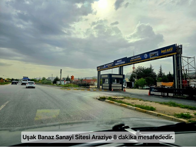 Uşak Banaz Kızılhisar'da Köy ve Doğa Manzaralı 1.000 m2 Çok Güzel Bahçe. Açıklamayı Okuyunuz