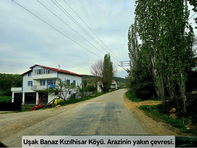 Uşak Banaz Kızılhisar'da Köy ve Doğa Manzaralı 1.000 m2 Çok Güzel Bahçe. Açıklamayı Okuyunuz
