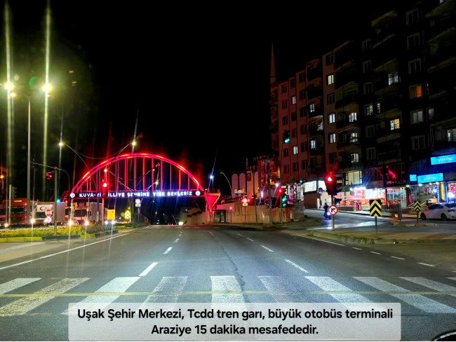 Uşak Banaz Kızılhisar'da Köy ve Doğa Manzaralı 1.000 m2 Çok Güzel Bahçe. Açıklamayı Okuyunuz