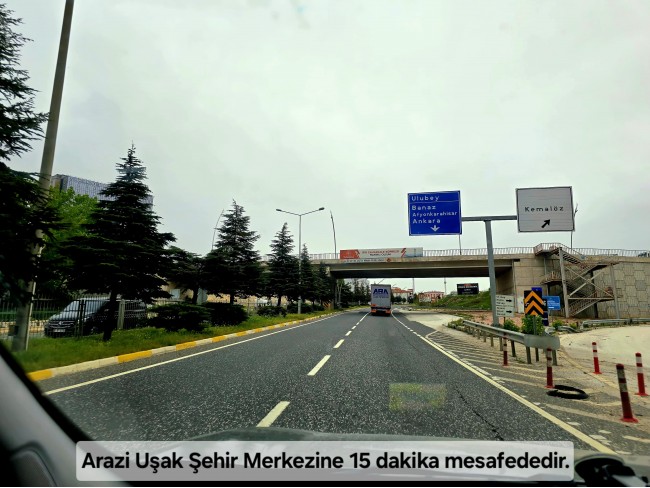 Uşak Banaz Kızılhisar'da Köy ve Doğa Manzaralı 1.000 m2 Çok Güzel Bahçe. Açıklamayı Okuyunuz