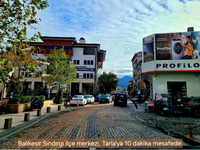 Balıkesir Sındırgı Osmanlar'da 1.440 m2 Yola Cepheli Kupon Tarla. Açıklamayı Okuyarak Arayınız.
