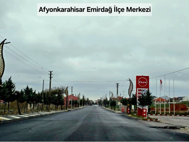 Afyon Emirdağ Leylekli'de 6.625 m2 Köy İçi, Çift Yola Cepheli Tarla. Açıklamayı Okuyarak Arayınız.