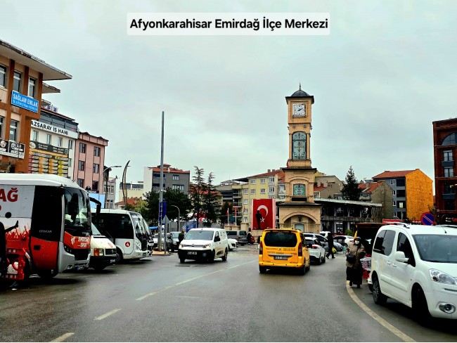 Afyon Emirdağ Leylekli'de 6.625 m2 Köy İçi, Çift Yola Cepheli Tarla. Açıklamayı Okuyarak Arayınız.