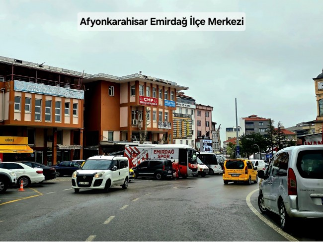 Afyon Emirdağ Leylekli'de 6.625 m2 Köy İçi, Çift Yola Cepheli Tarla. Açıklamayı Okuyarak Arayınız.